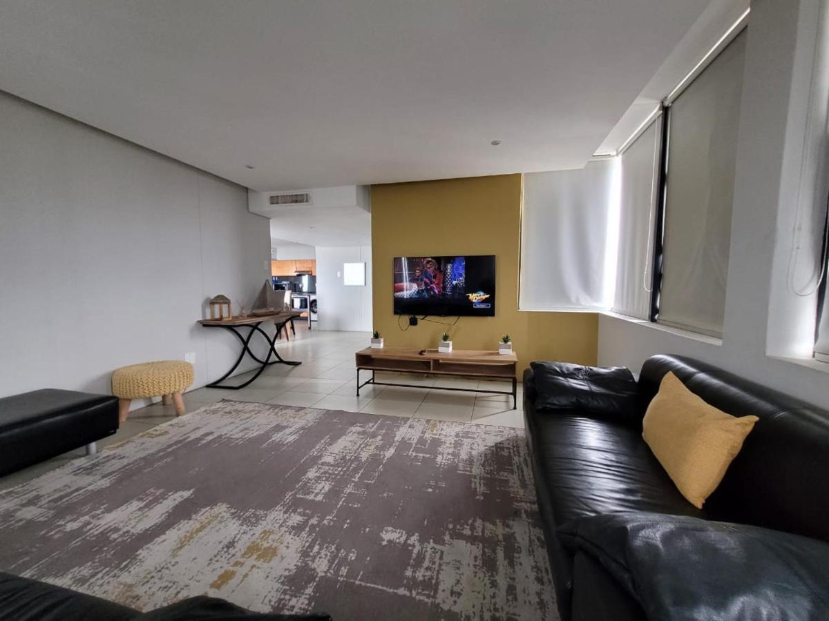 Front - Exquisite 6 Sleeper With Ocean Views * Durban