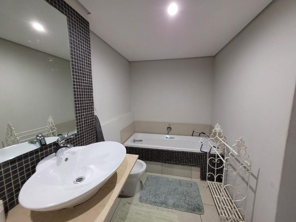 Front - Exquisite 6 Sleeper With Ocean Views